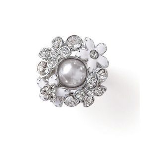 NWT Lia Sophia catch the bouquet ring size 6